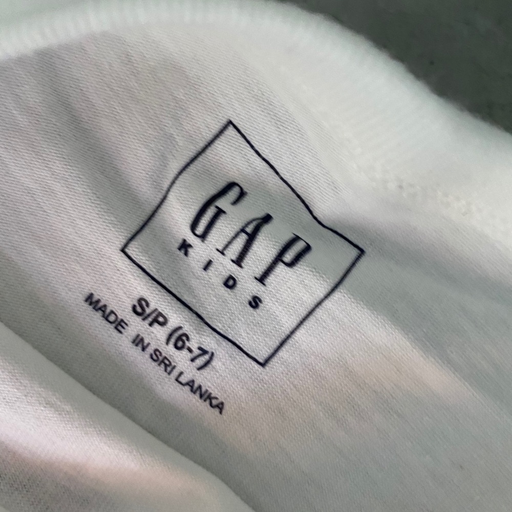 GAP boy’s long sleeve t - Picture 2 of 2